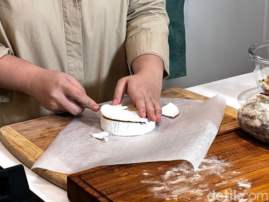 Gampang Dicontek! Ini Tips Bikin Keju Camembert Panggang ala Chef Nadja