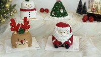 Bakery di Korea Selatan menghadirkan ragam cake bertema Natal. Selain Sinterklas, ada juga desain pohon Natal, rusa, hingga Snowman. Gemas ya? Foto: Instagram royal.ltd