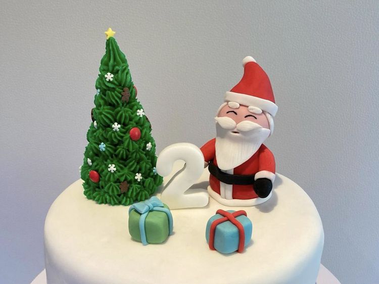 Gemas! 10 Kue Tema Sinterklas Ini Siap Meriahkan Natal