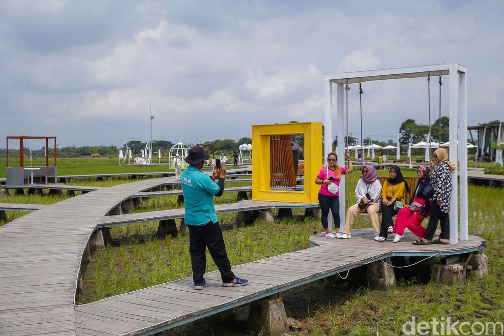 detikTravel berkesempatan mengunjungi Guler Farm Nature, Rabu (21/12/2022). Guler Farm Nature merupakan destinasi indah untuk dinikmati  yang berada di dekat ibu kota Jakarta dan tengah viral.