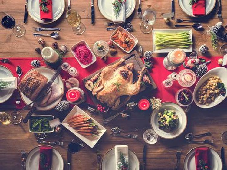 Ini Tradisi Natal di Berbagai Negara yang Penuh Cokelat hingga Ulat!