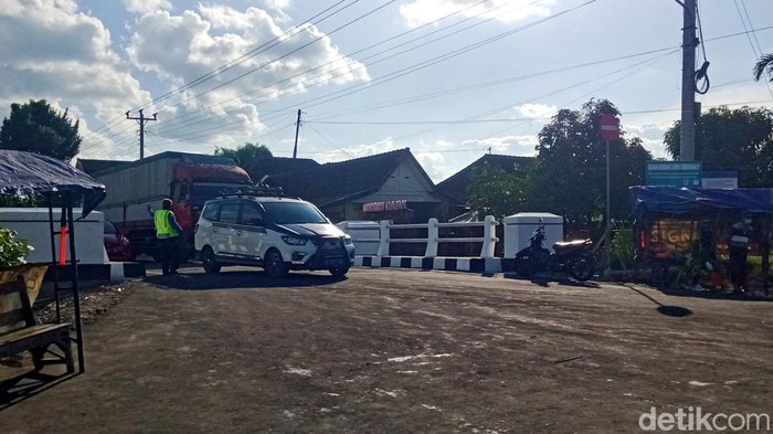 Jembatan Jalan Lingkar Delanggu, Klaten, sudah bisa dilewati kendaraan, Jumat (23/12/2022).