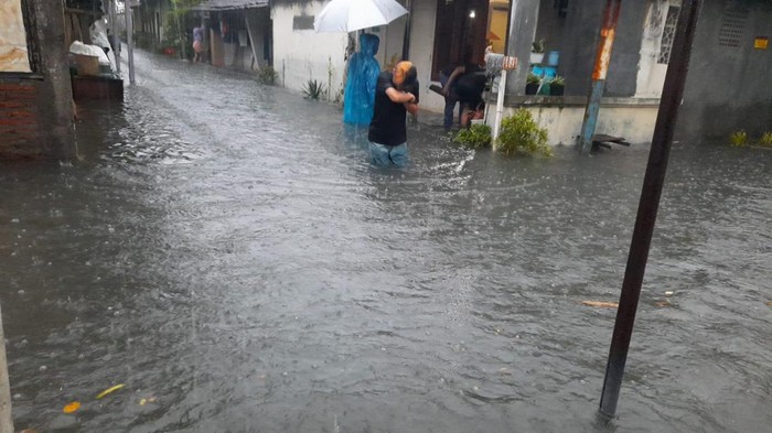 Kelurahan Semanggi, Kota Solo, tergenang banjir akibat luapan Kali Pepe, Jumat (23/12/2022).