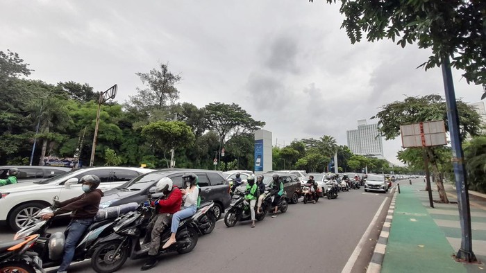 Kemacetan lalu lintas di sekitar kawasan GBK (Ilham-detikcom)