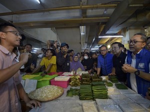 Tinjau Pasar di Bogor, Zulhas Sebut Stok Bahan Pokok Jelang Nataru Aman