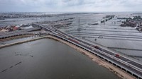 Tol dengan jarak tempuh 16,3 kilometer tersebut dibuka dua pintu, yaitu dua lajur untuk arah Demak-Semarang dan dua lajur lagi untuk arah sebaliknya.