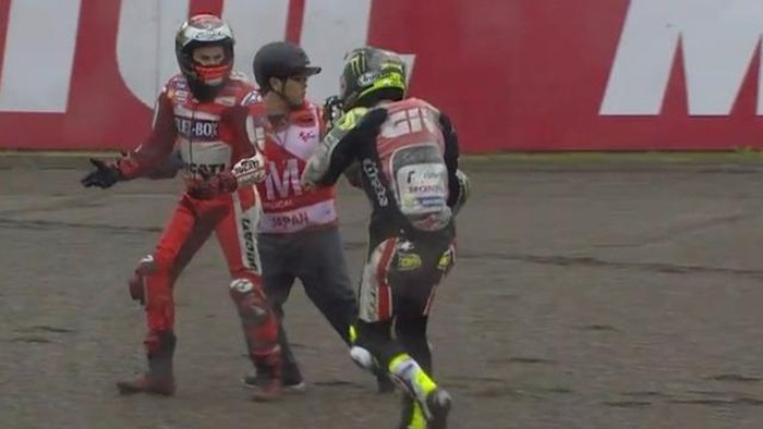 Lorenzo bertengkar dengan Crutchlow.