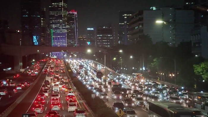 Malam Ini, Arus Lalu Lintas di Tol Dalam Kota Jakarta Padat Merayap!