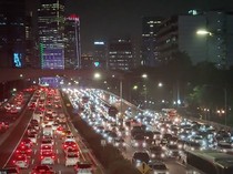 Ternyata Ini Sebabnya Jalan Tol Dalam Kota Lebih Terang Ketimbang Ruas Lainnya