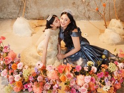 7 Gaya Pemotretan Marshanda Bareng Anak, Tampil Cantik Bergaun Bak Princess