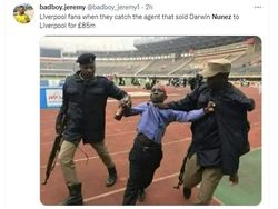 Meme Kocak Darwin Nunez Sia-siakan Peluang Emas Bikin Kesal