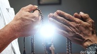 Jika ditilik dari segi positif, realitas Indonesia sebagai negara multikultural ini jelas menjadi potensi dan modal sosial serta kekayaan bangsa yang harus dengan telaten dirawat dan dijaga dengan baik.