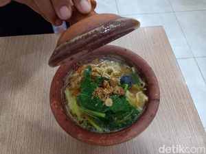 Sensasi Makan Mie Ayam Bakso Cobek di Subang