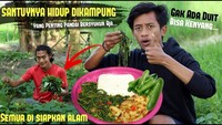 YouTuber exBen juga membuat konten serupa. Biasanya YouTuber ini makan di tengah persawahan dengan menu yang sederhana. Seperti menikmati nasi dengan lauk tumis kangkung dan lalapan. Foto: YouTube