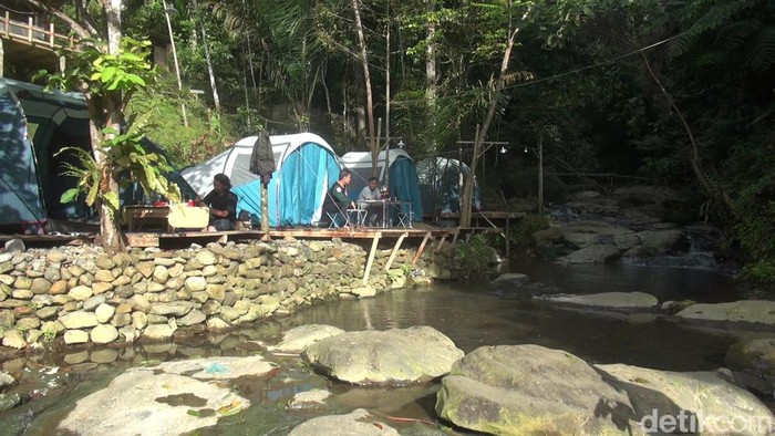 Objek wisata alam camping ground Legok Gintung, Subang.