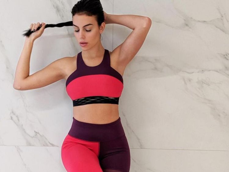 6 Foto Workout Georgina Pacar Ronaldo, Rahasia Punya Tubuh Fit