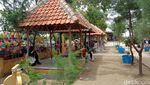 Nuansa Bali di Pantai Tirta Ayu Indramayu