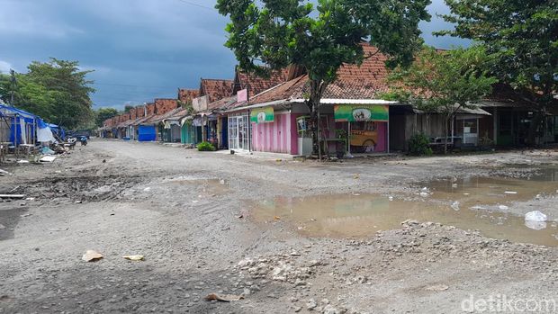 Pasar Wisata Pangandaran yang konon dicap Pasar Wanita