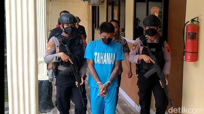 Suasana ungkap kasus pemalakan di Mapolres Pemalang, Jumat (23/12). Pemalakan preman pada pengemudi truk terjadi di  minimarket Pantura Comal, Pemalang, Senin malam (12/12).