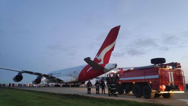 Pesawat Qantas tujuan Singapura-London mendarat darurat di Azerbaijan Pesawat Qantas tujuan Singapura-London mendarat darurat di Azerbaijan