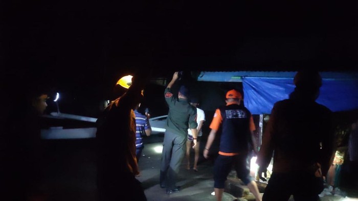 Tiga kecamatan di Kabupaten Pinrang, Sulawesi Selatan (Sulsel) diterjang banjir rob.