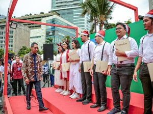 Momen Heru Budi Tinjau Christmas Carol di Bundaran HI