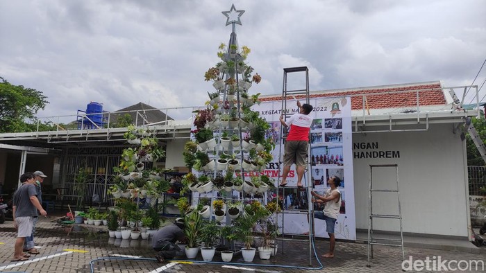 Pohon Natal Sidoarjo