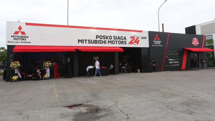 Posko siaga Mitsubishi Motors