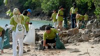 Kegiatan yang dikelola organisasi non-profit Divers Clean Action ini juga berkolaborasi dengan Kole Project dan Trash Hero Komodo, Mburak, Nanga Nae, serta diikuti oleh ratusan relawan dari berbagai komunitas dan organisasi lingkungan hidup di Labuan Bajo.