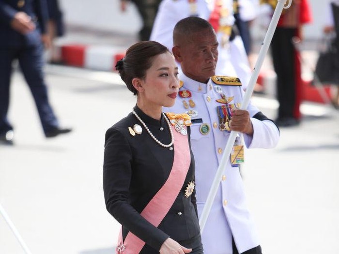 ROYAL GRAND PALACE, BANGKOK, THAILAND - 2017/10/27: Her Royal Highness Princess Bajrakitiyabha join a procession to transfer His Majesty the late King Bhumibol Adulyadejs royal relics and ashes from the royal crematorium in Sanam Luang to the Grand Palace, Bangkok, on October 27th, 2017. (Photo by Panupong Changchai/Pacific Press/LightRocket via Getty Images)