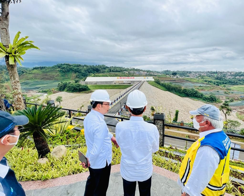 Presiden Joko Widodo (Jokowi) meresmikan Bendungan Ciawi, Kabupaten Bogor, Jawa Barat, Jumat (23/12/2022). Bendungan ini memiliki daya tampung hingga 6 juta m3 lebih.