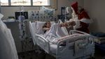 Saat Sinterklas Bawa Harapan di Rumah Sakit Brasil