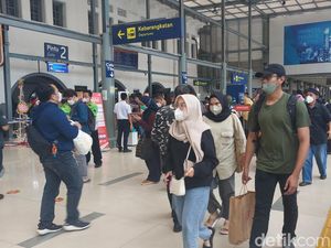 H-2 Natal, 38 Ribu Penumpang Berangkat dari Stasiun Gambir dan Senen