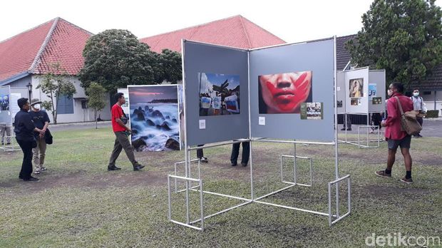 Suasana pameran foto di Museum Benteng Vredeburg, Jogja, Jumat (23/12/2022).