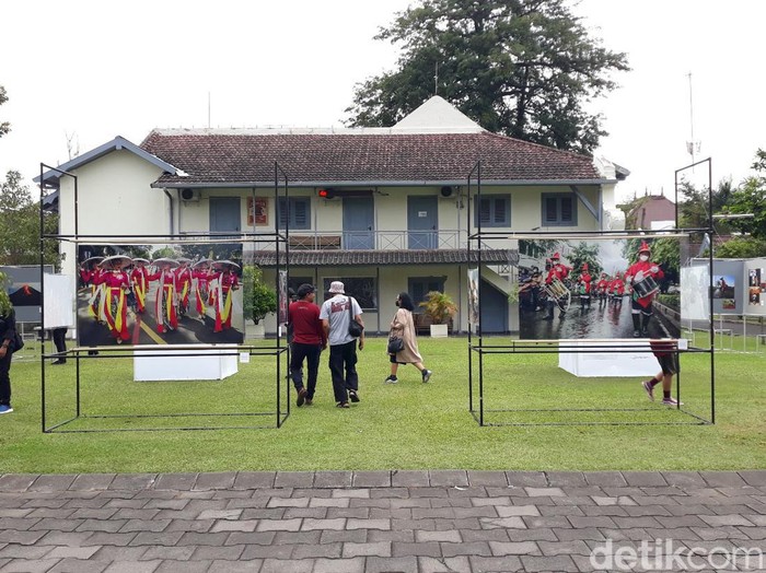 Suasana pameran foto di Museum Benteng Vredeburg, Jogja, Jumat (23/12/2022).