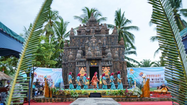 Suasana pemberian penghargaan desa wisata terbaik di Riau