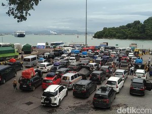 Kata BMKG soal Cuaca Buruk di Merak Sebabkan Pelabuhan Sempat Ditutup
