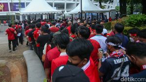 Antrean Panjang-Aksi Dorong Penonton Awali Laga Indonesia vs Thailand