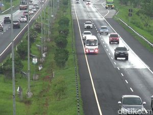 Jelang Nataru, Kendaraan Pribadi Mulai Serbu Tol Cipali
