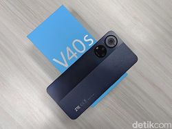 Unboxing ZTE Blade V40s, HP Berkamera 50 MP Harga Rp 3 Jutaan