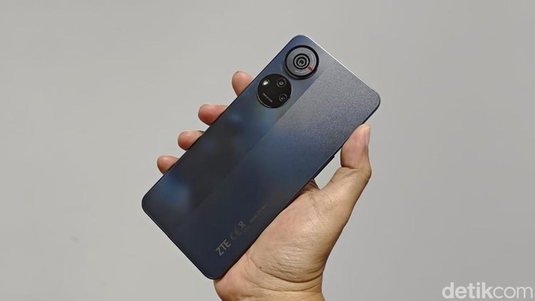 ZTE Blade V40s
