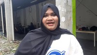 Video seorang wanita menyanyikan lagu Begitu Syulit Lupakan Rehan sempat menjadi viral di tahun 2022. Bahkan saking viralnya beberapa artis, salah satunya Ariel Noah sampai sempat nobar video tersebut bersama anggota grup bandnya. Lagu Begitu Syulit yang dibawakan oleh Intan sendiri sebenarnya merupakan lagu milik The Junas yang berjudul Cukup Dikenang Saja. Febriyantino/detikHOT
