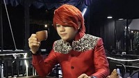 Terakhir ada, Pesulap Merah sempat menjadi viral di tahun 2022 karena keberaniannya menantang Gus Syamsudin dan para dukun-dukun palsu. Dalam konten-kontennya Pesulap Merah dengan berani membongkar praktek dukun palsu yang selama ini belum terungkap. Gara-gara aksi pesulap merah itu, padepokan Gus Syamsudin sampai ditutup. Pool/Instagram/@marcelradhival1