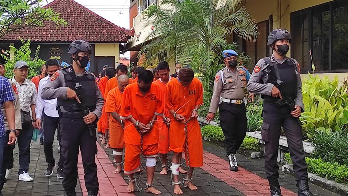 16 pelaku curanmor ditangkap oleh Satreskrim Polresta Denpasar bersama polsek jajaran. (I Wayan Sui Suadnyana/detikBali)