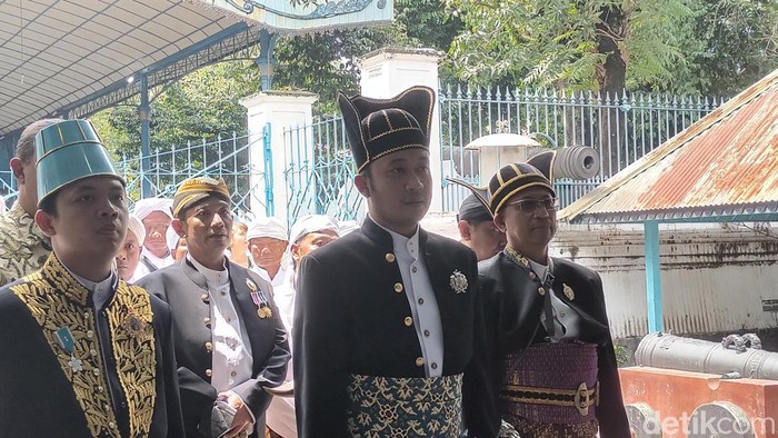 Anak lelaki tertua Sinuhun Pakubuwono XIII, KGPH Mangkubumi berganti nama menjadi KGPH Hangabehi. Foto Sabtu (24/12/2022).