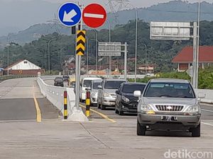 Begini Lalin Tol Cisumdawu Pusat Kota Sumedang Jelang Malam Natal 2022