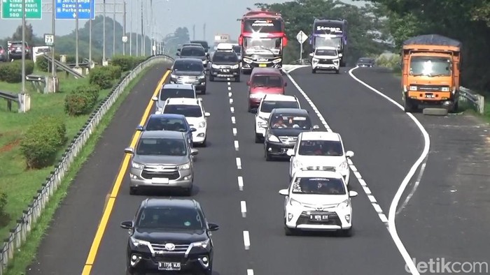 Arus lalin di Tol Cipali.