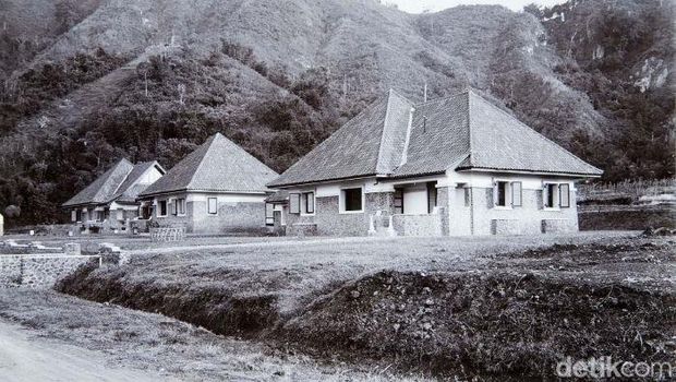 Bangunan bekas Gedung Radio di Cililin, Kabupaten Bandung Barat