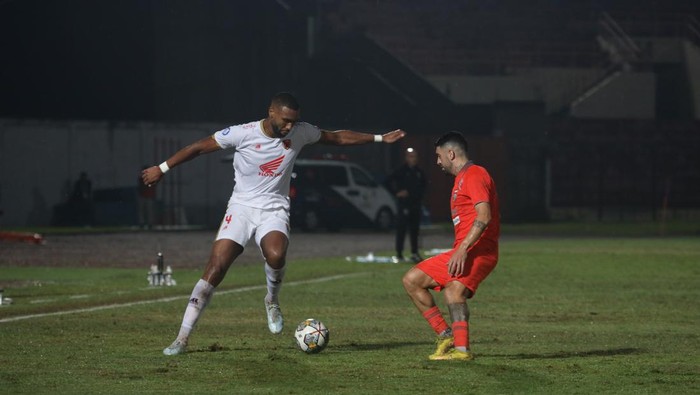 Bek PSM Makassar YuranFernandes