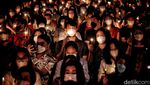 Cahaya Lilin Terangi Misa Malam Natal di GRII Kemayoran